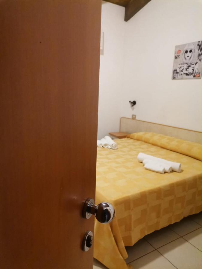 Hotel Alex 里米尼 外观 照片