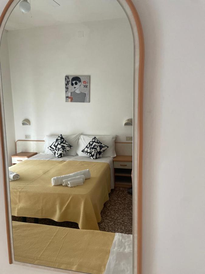 Hotel Alex 里米尼 外观 照片